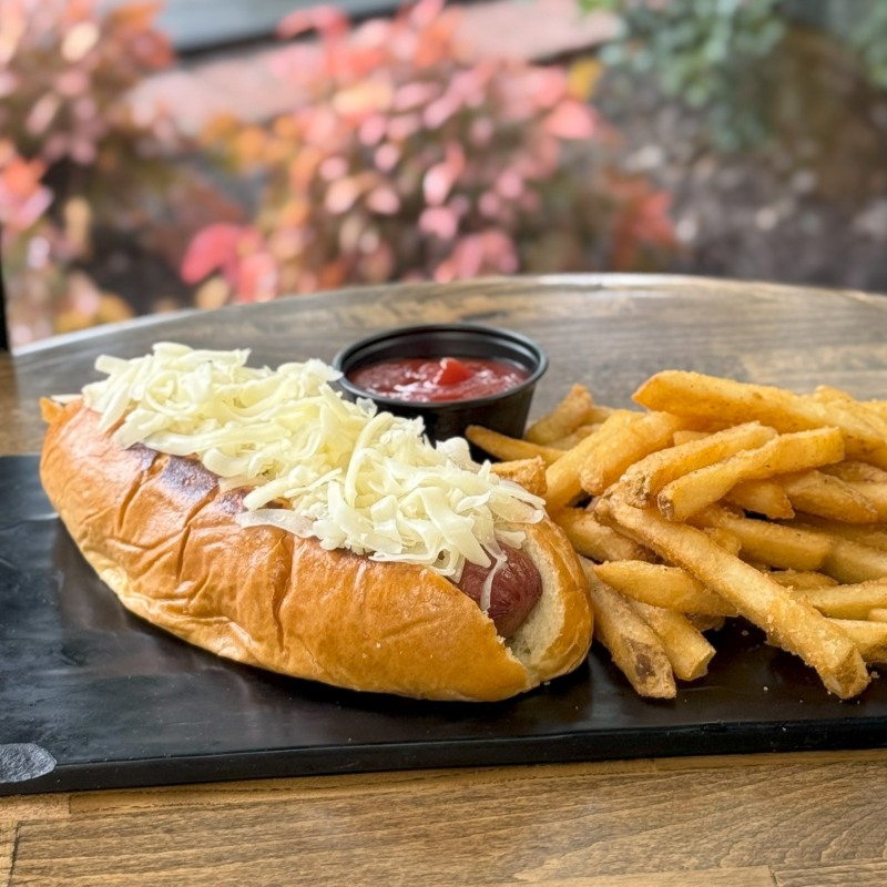 Junior Hot Dog - Dyfres Burger - Fast Food Restaurant - Springfield - Virginia - Best Burgers