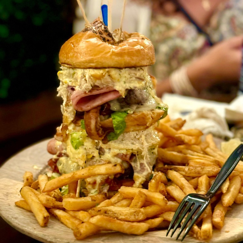 The CHALLENGE La Rechimba Burger - Dyfres Burger - Fast Food Restaurant - Springfield - Virginia - Best Burgers